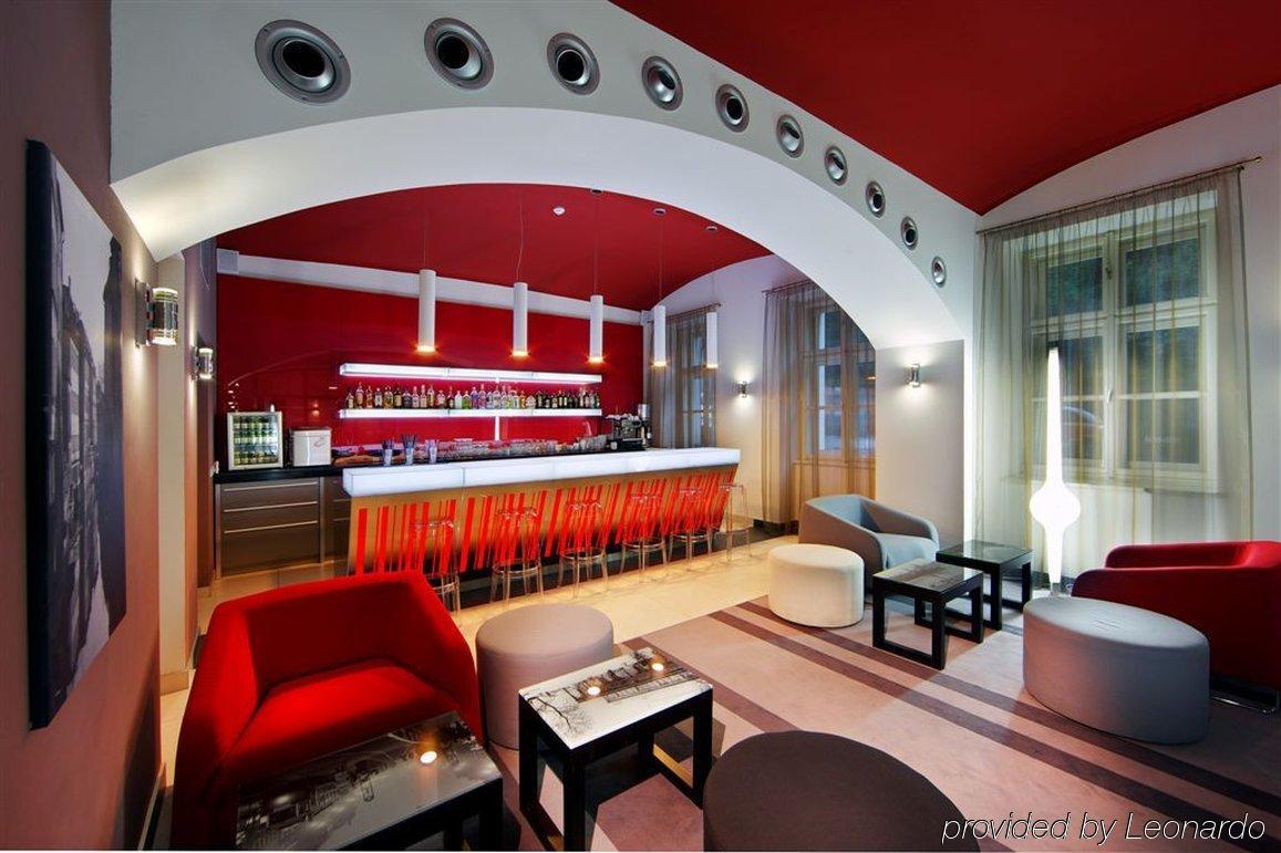 Red & Blue Design Hotel Praga Restaurant foto